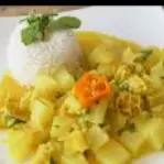 Cau cau de mondongc y plátano frito