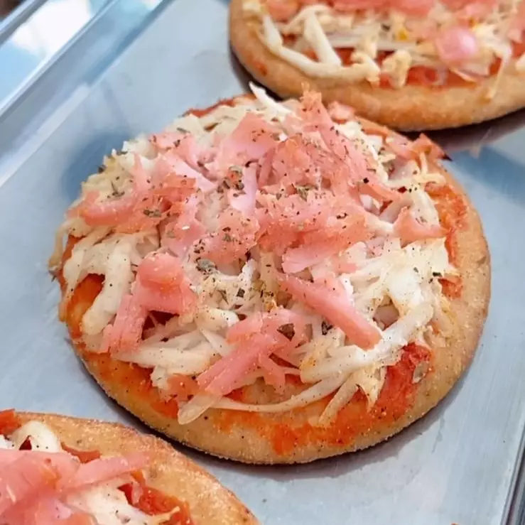 Mini pizza peito de perú