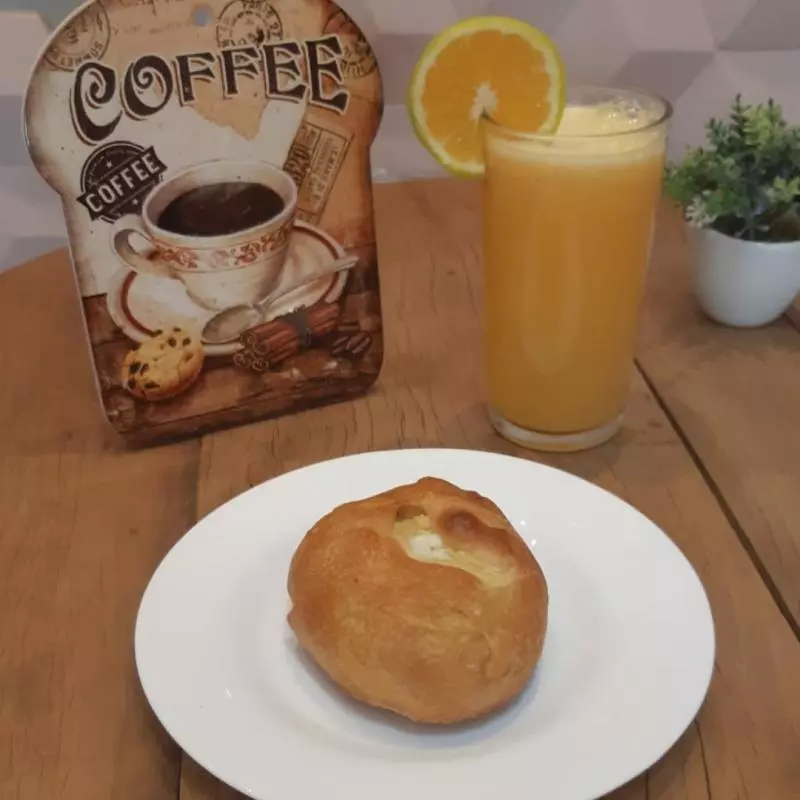 PÃO DE BATATA COM REQUEIJÃO