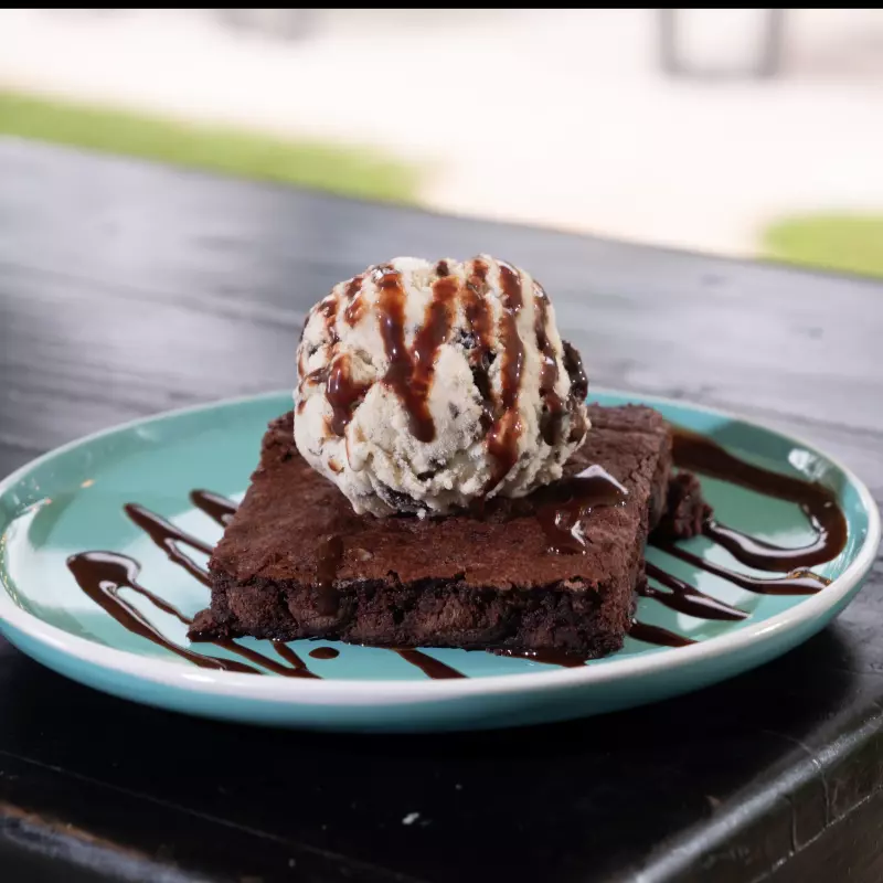 Brownie con helado