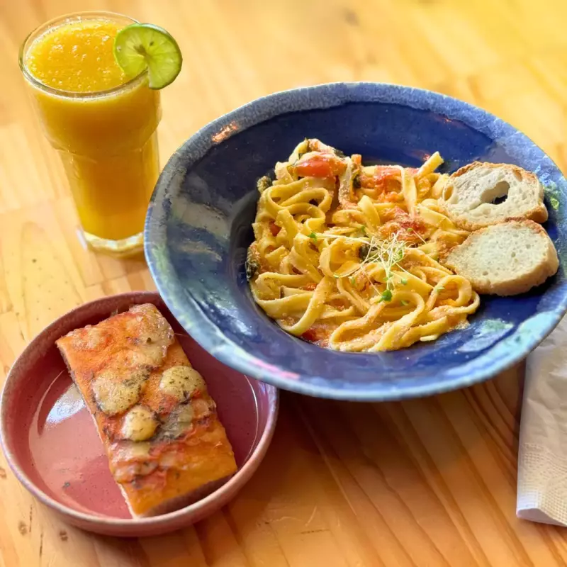 Combo tallarines tomate y ricotta