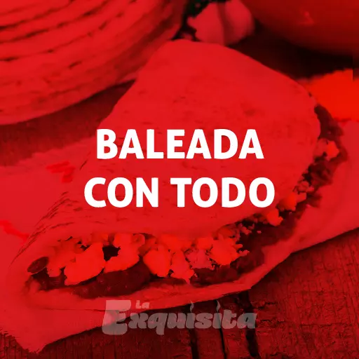 Baleada con huevo y pollo