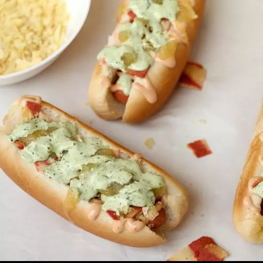 Perro Americano con pollo y champiñ