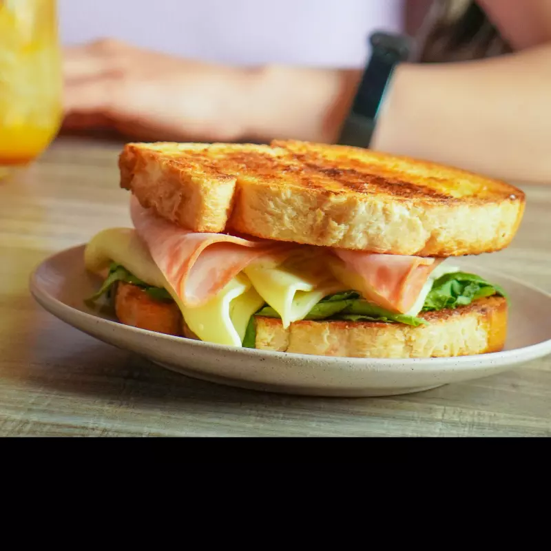 Sandwich queso y tocineta