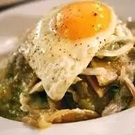 Chilaquiles con huevo