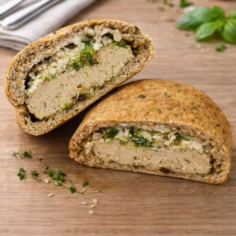 Hamburguer de frango com pesto