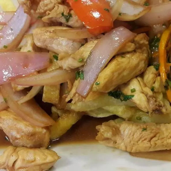 Pollo Saltado (criollo)