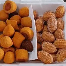 COMBO 75 SALGADOS e 25 CHURROS