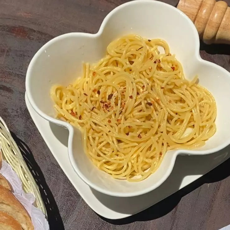 Spaghetti aglio olio e peperoncino