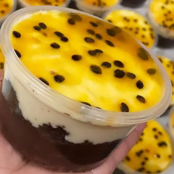 Bolo Pote Maracujá c/ Chocolate