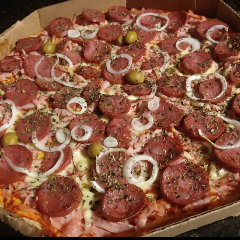 PIZZA G 10 PEDAÇO + REFRIGERANTE 2L