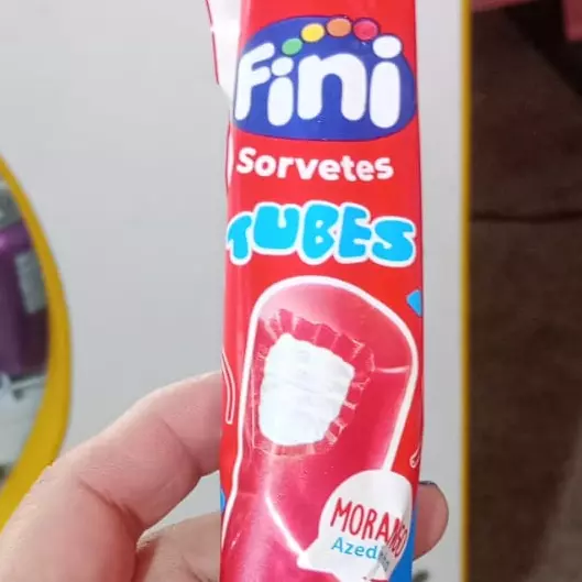 Picolé fini morango