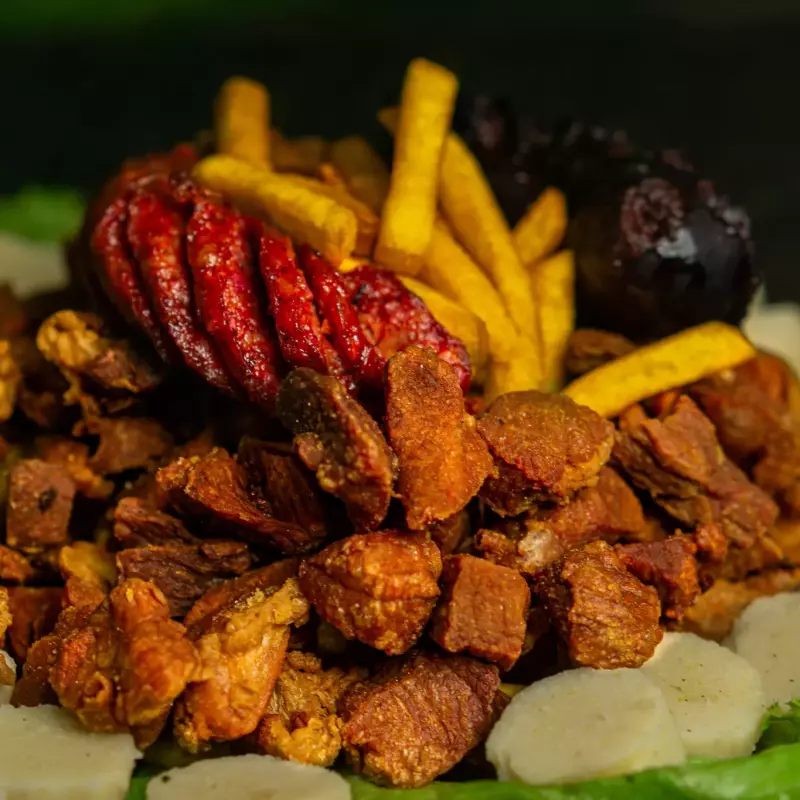 Cochino frito mixto por kilo
