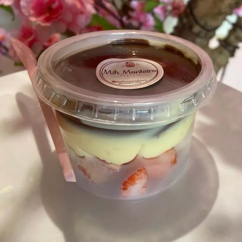 BOMBOM ABERTO DE MORANGO