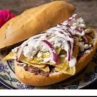 Torta de chilaquiles verdes