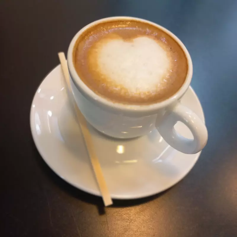 Café com leite pequeno
