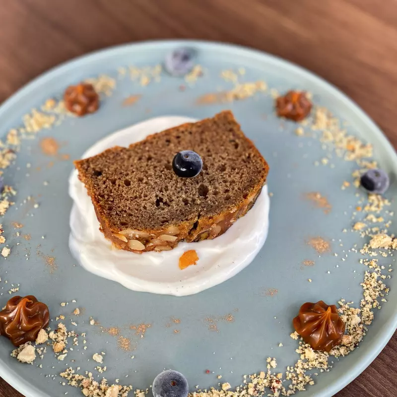 COMBO TORTA DE BANANO + CAPUCCINO