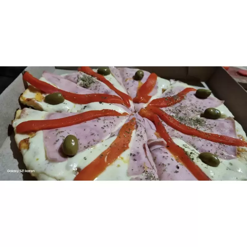 Pizza jamon y morrón