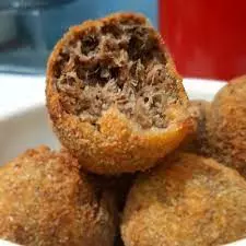 Bolinho de Costela Bovina