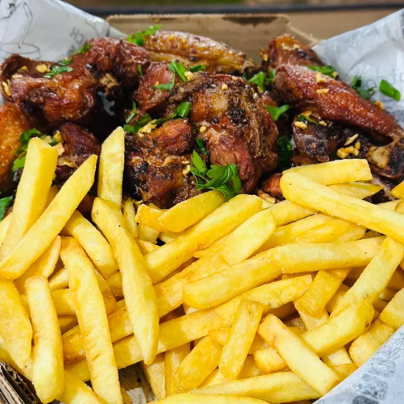 Frango a passarinho com fritas (G)