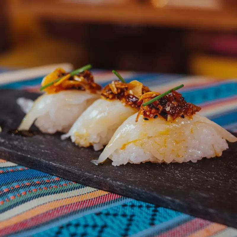 Nigiri de Pesca Blanca c/criollitax4