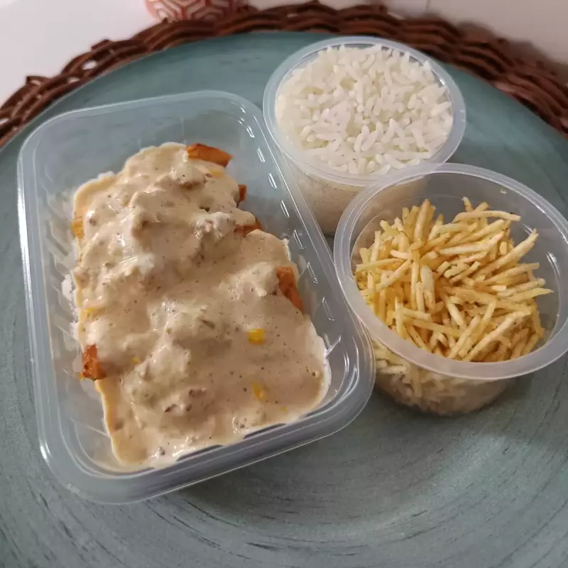 Frango em cubo ao molho de milho(copy)