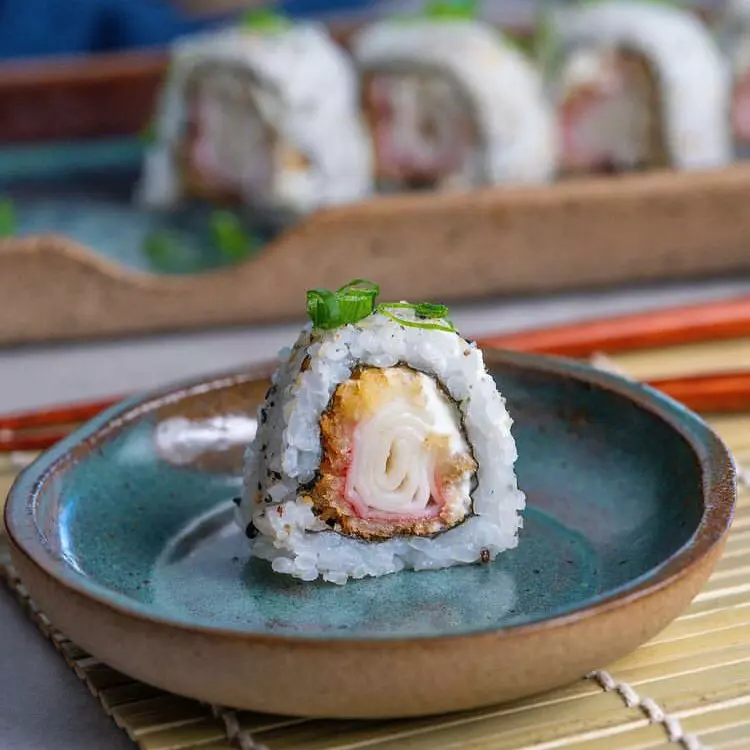 Uramaki kani empanado 10 unidades