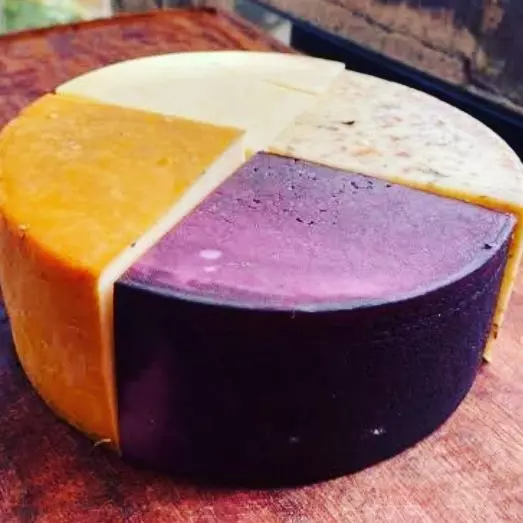 KIT 4 QUEIJOS AO VINHO (+-500G)