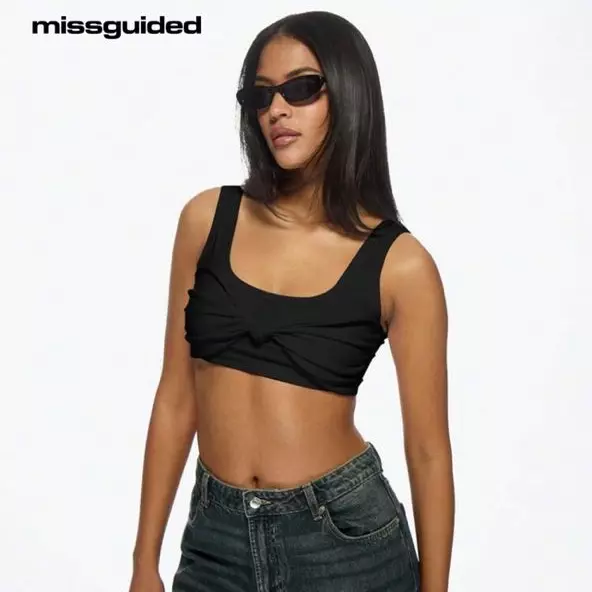 Top corto negro lazo