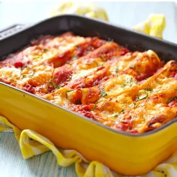 Lunes 18 Mayo - Canelones de pollo