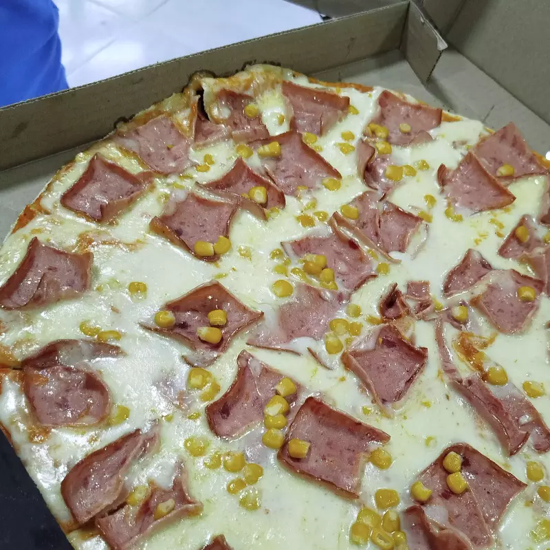 Jamón, queso y maíz