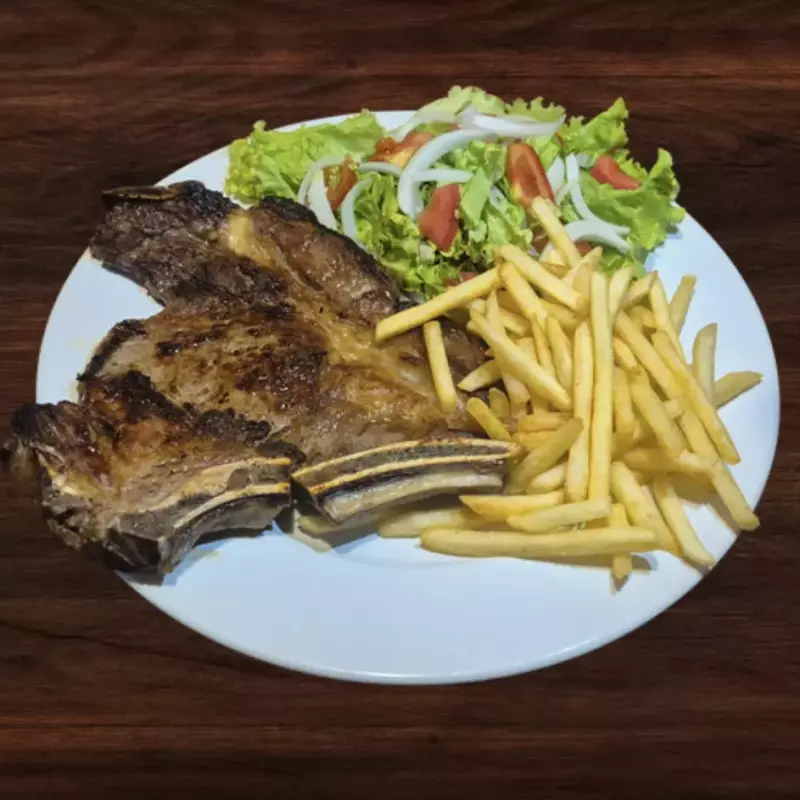 Costilla con guarnición