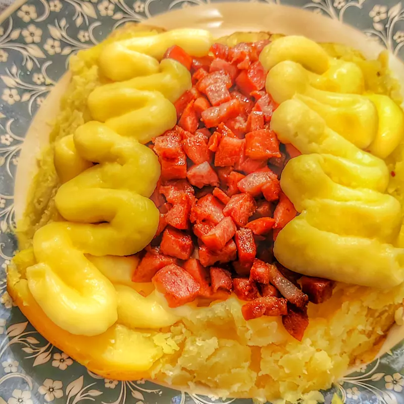 Batata Recheada de Calabresa