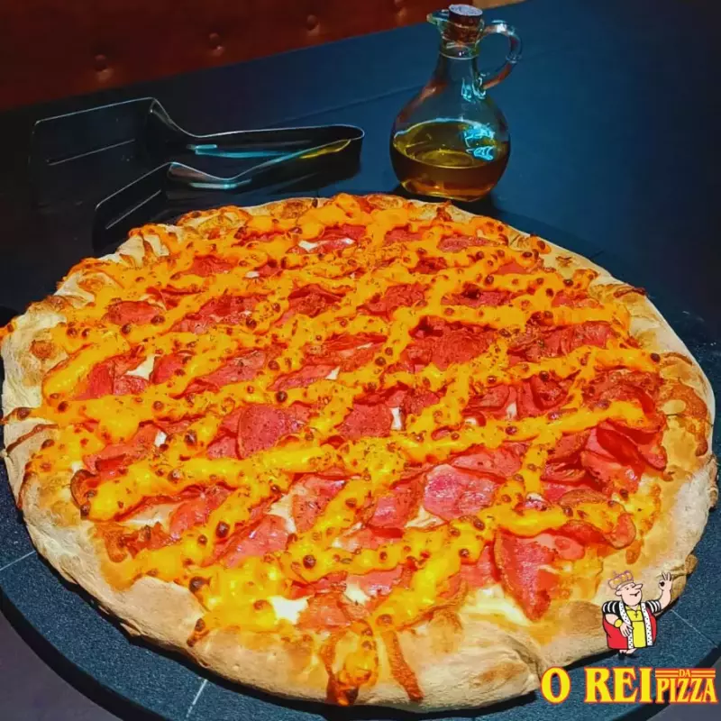 Pizza Calabresa e Cheddar