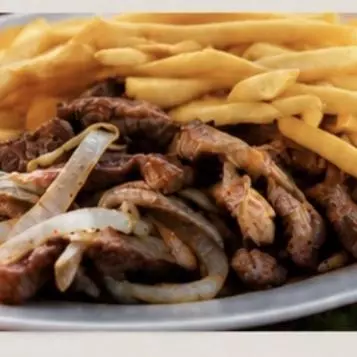 FIlé trinchado com arroz