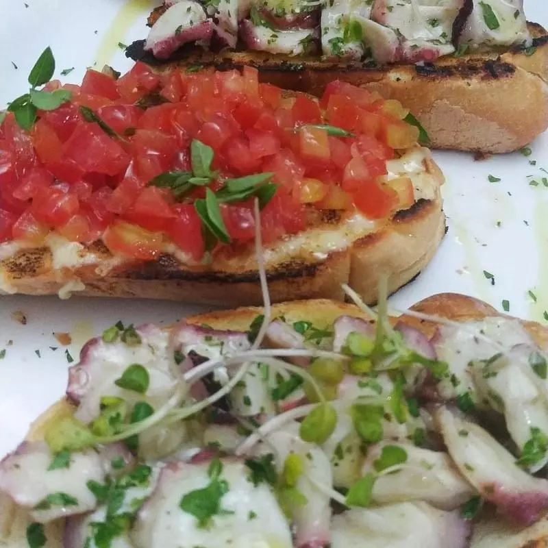 Bruschetta mista - 2 un. de cada