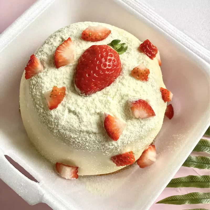 Bolo Mini Vulcão Ninho com Morango