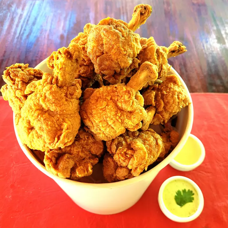 12 Chupetines de pollo frito