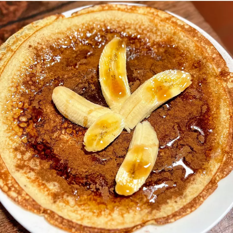 PANQUEQUE BANANA Y CANELA