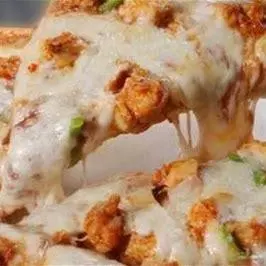 PIZZA DE FRANGO COM CATUPIRY