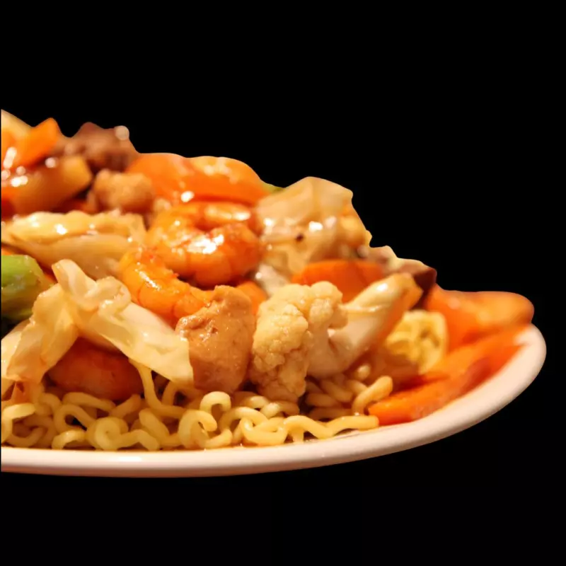 YAKISSOBA DE CAMARÃO