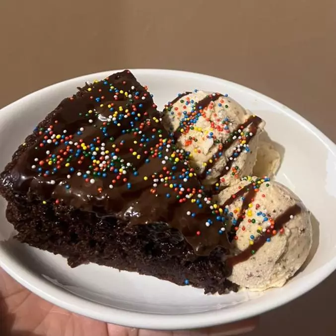 Torta de chocolate con helado