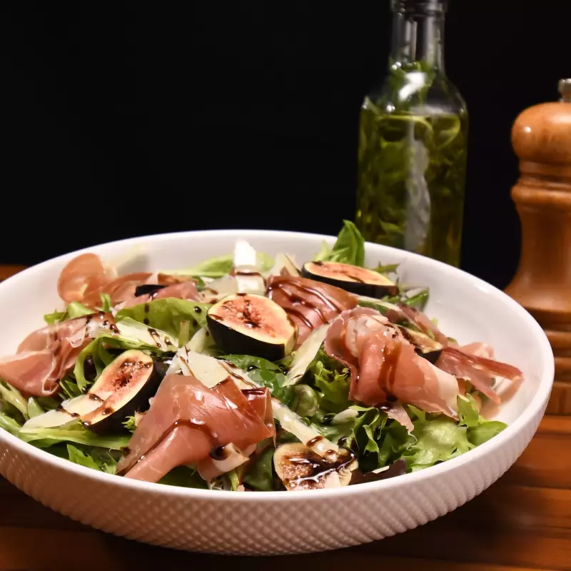 Ensalada con higos y jamón serrano
