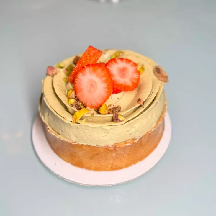 torta de pistache com morango