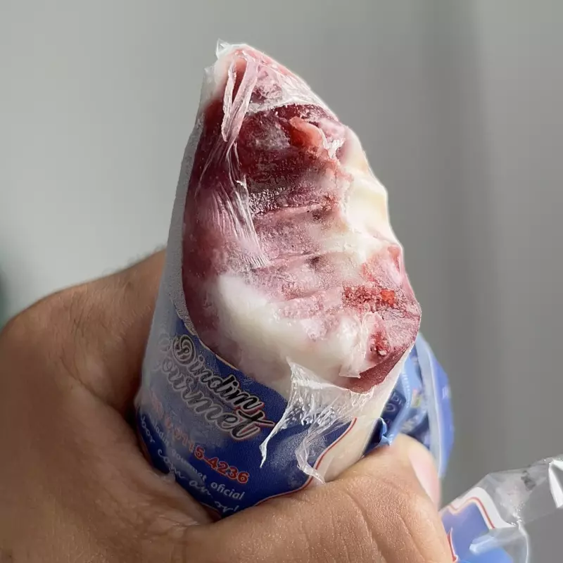 ninho com geleia de morango