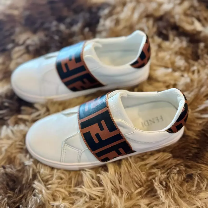 TENIS FENDI WHITE