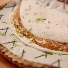 Tapioca de queijo com doce de leite