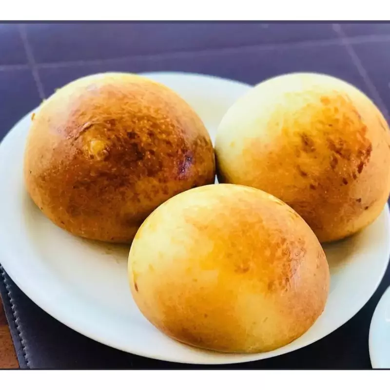 PAO DE BATATA C/ REQUEIJAO