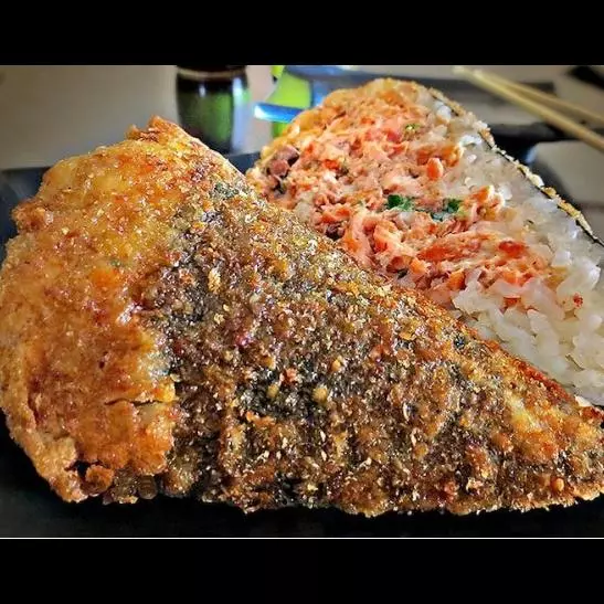 Temaki salmão grelhado empanado