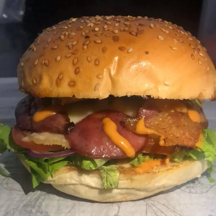 X Bacon Calabresa